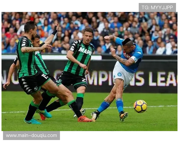 萨索洛门将屡献神扑，赛后获罗马球员握手致意